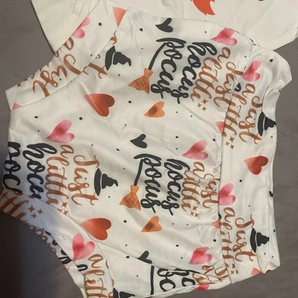 New Hocus Pocus 3 Piece Outfit - Picture 4 of 5